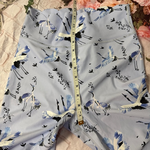 Carbon 38 Floral Crane Print Leggings size M - Picture 7 of 9